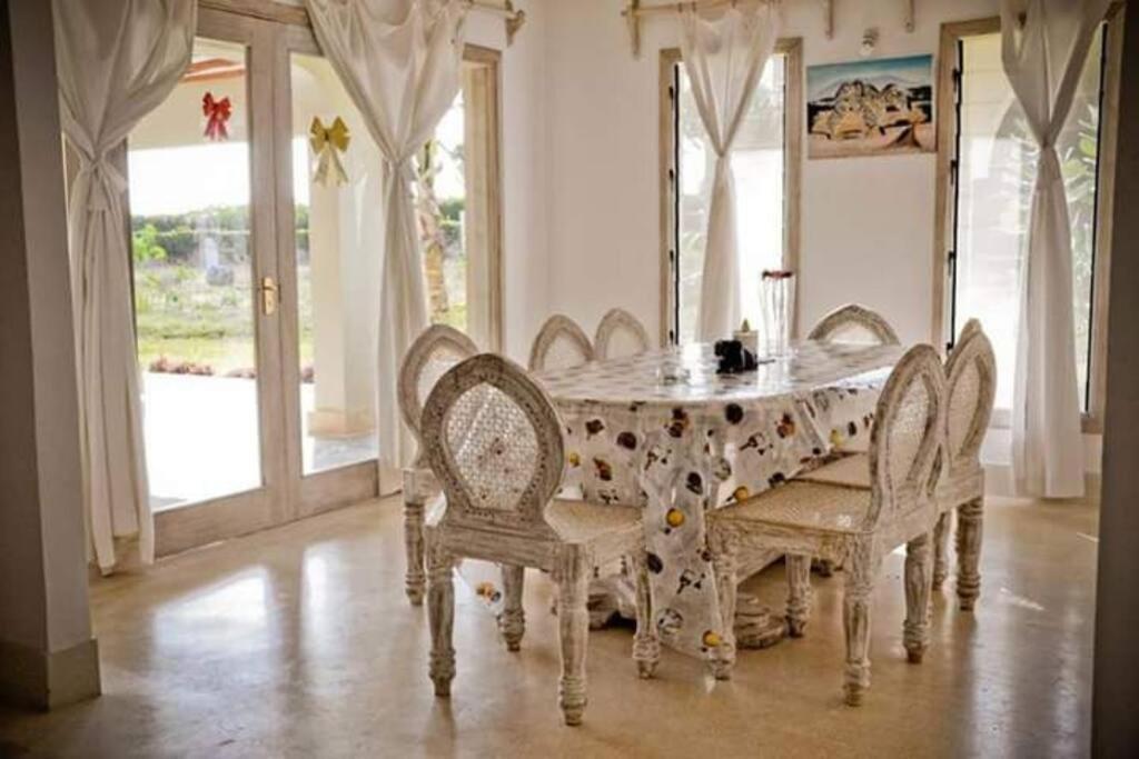 White Villa - Paparemo Beach Ватаму Экстерьер фото